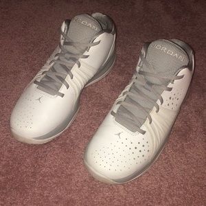 Boys Jordan White & Gray Sneakers 7y